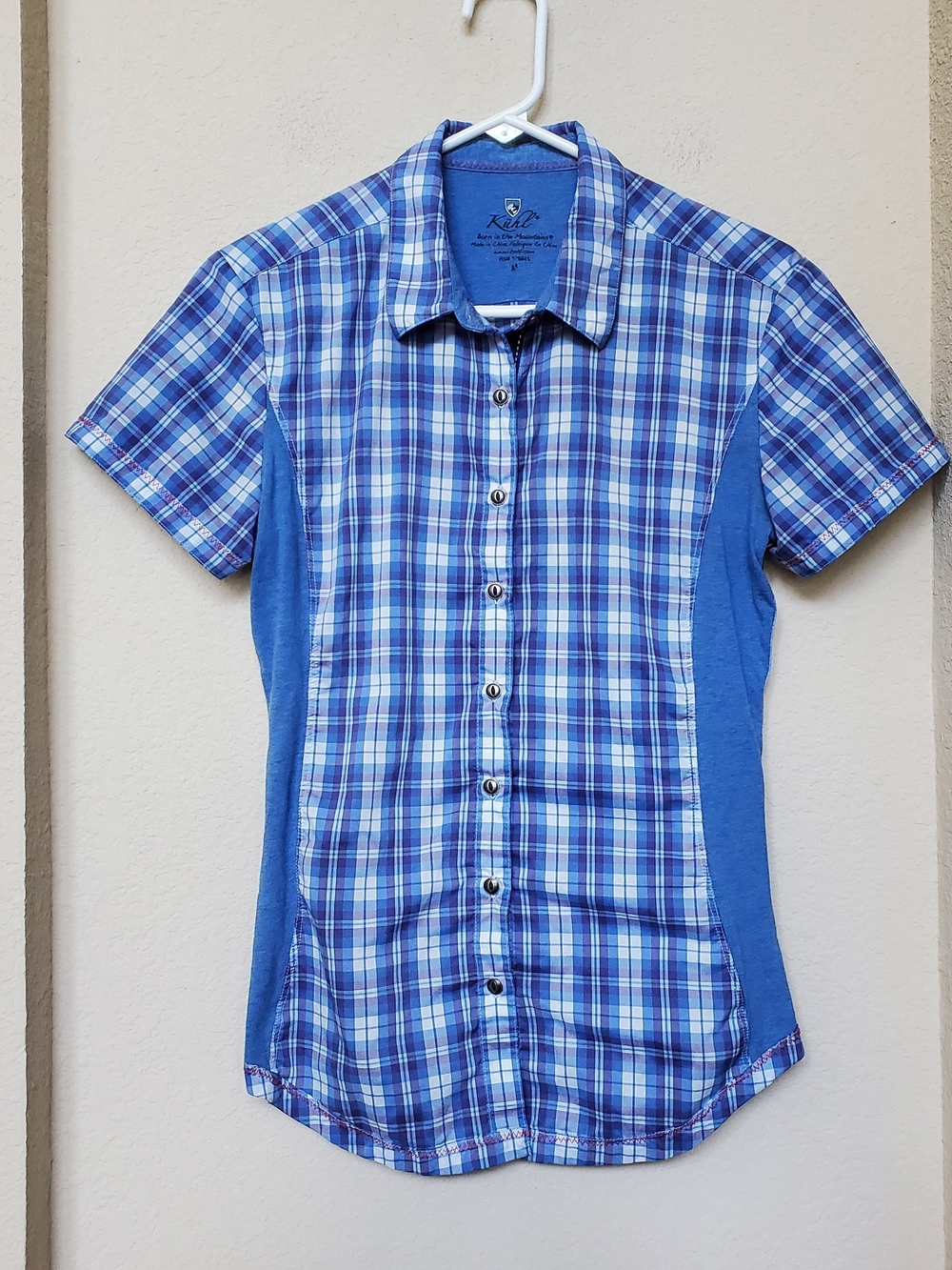 Kuhl Women's Blue Plaid Short-Sleeve Button-Up Shirt. Size Medium